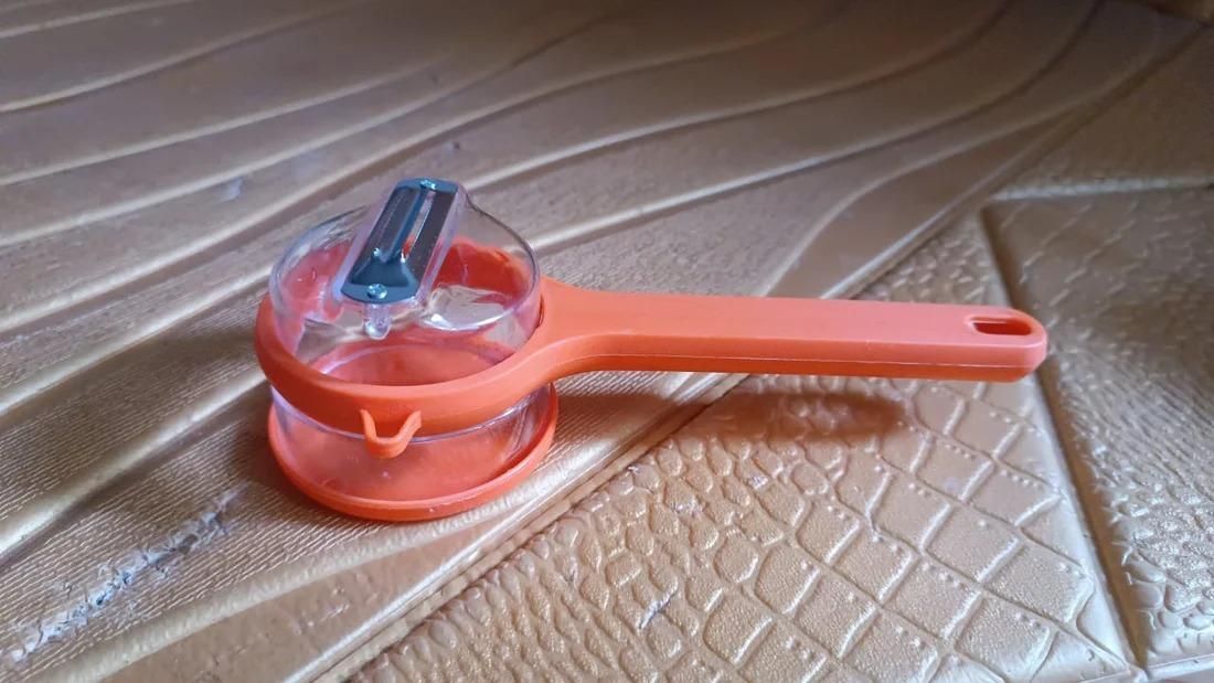 DM™ Peeler With Storage Box