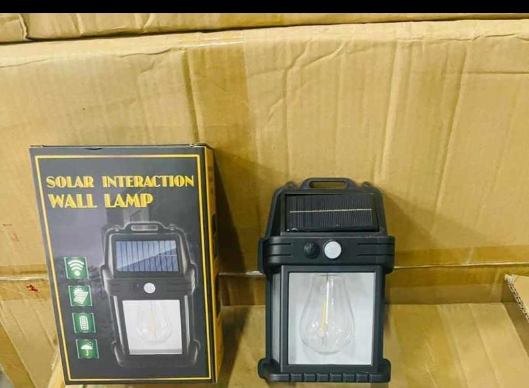 DM™ Outdoor Solar Wall Light