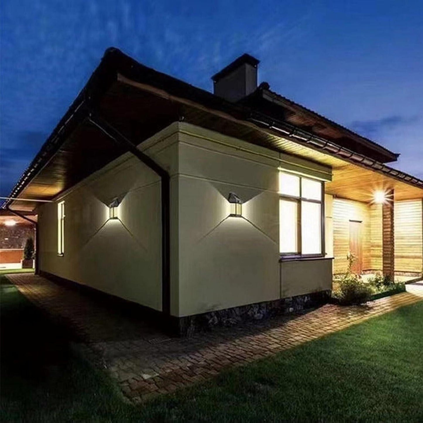 DM™ Outdoor Solar Wall Light