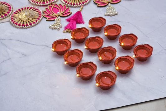 DM™ LED Light Water Sensor Diyas (Plastic)
