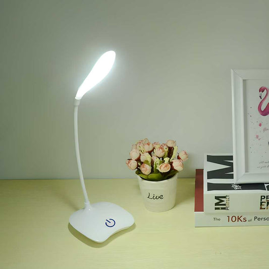 DM™ Sleek Rechargeable Table Lamp
